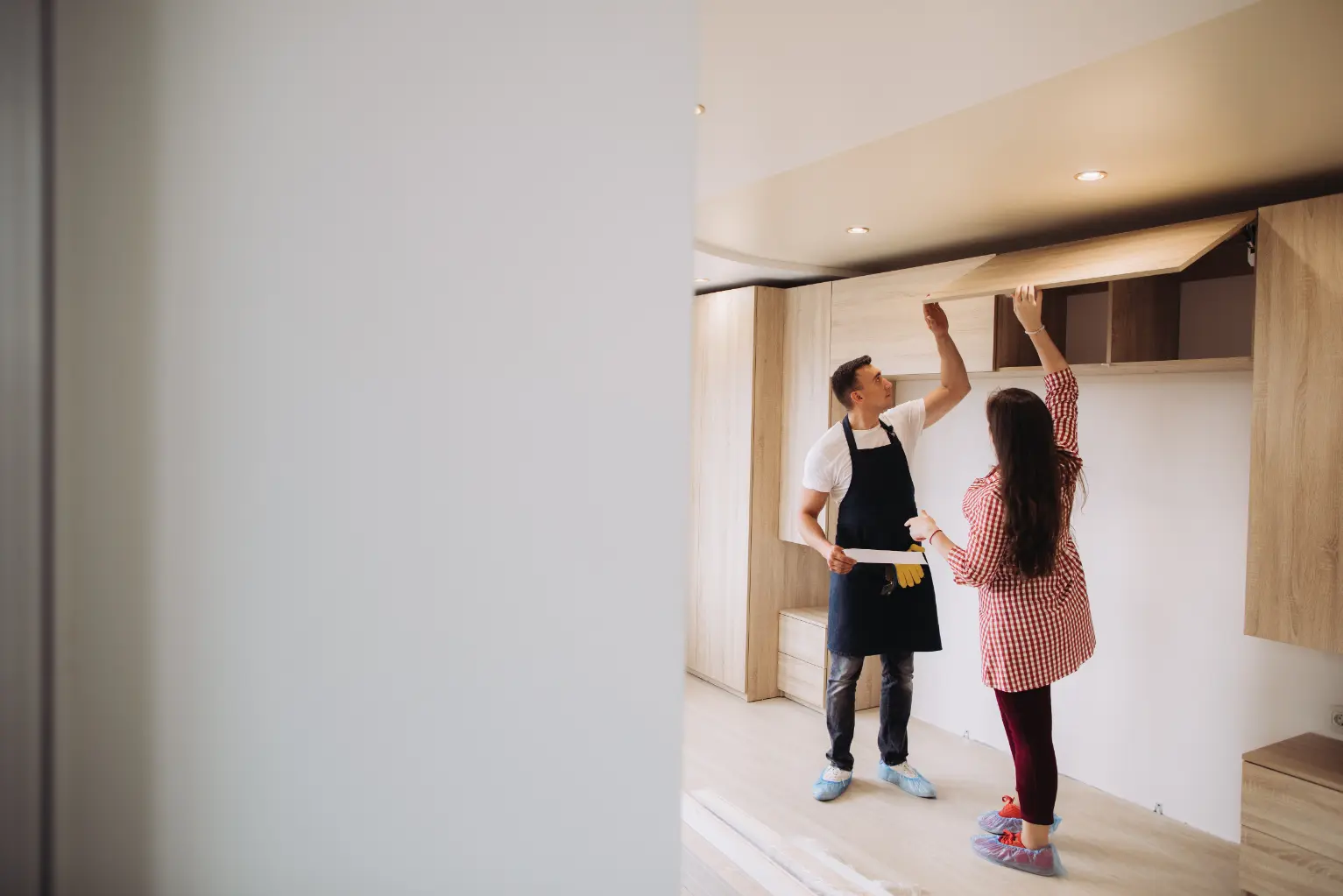Read more about the article How Do Renovation Cleaning Experts in Malaysia Handle Tough Stains and Construction Debris?